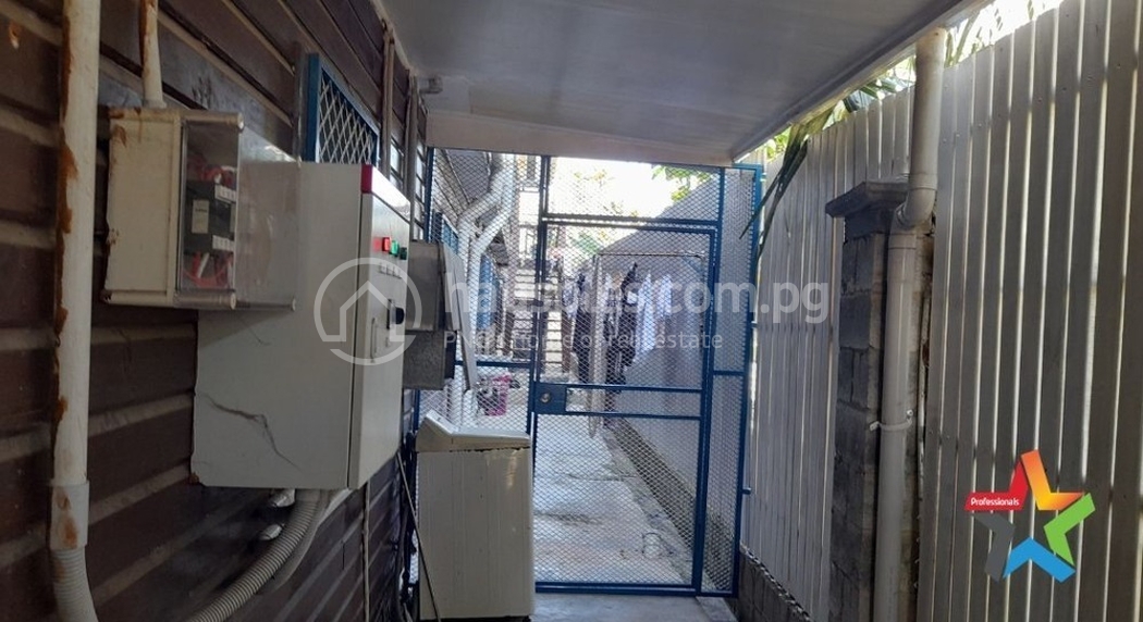 residential BlockOfUnits for sale ใน 8 mile รหัส 30238 7