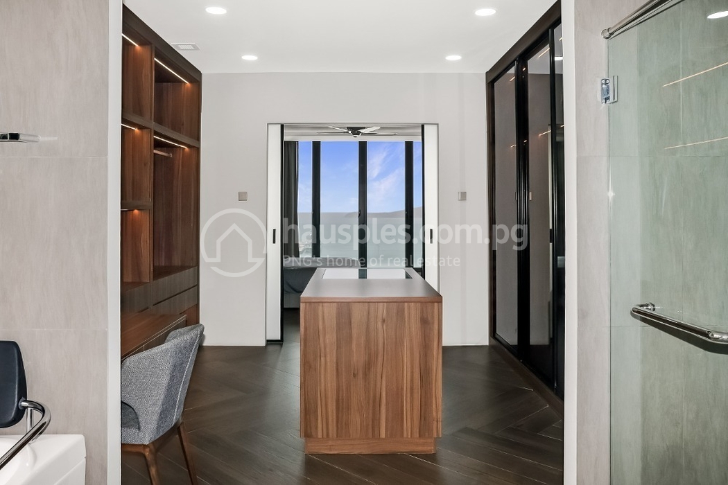 Ultra modern Pandora Ridge Apartments with sea views for rent ใน Town