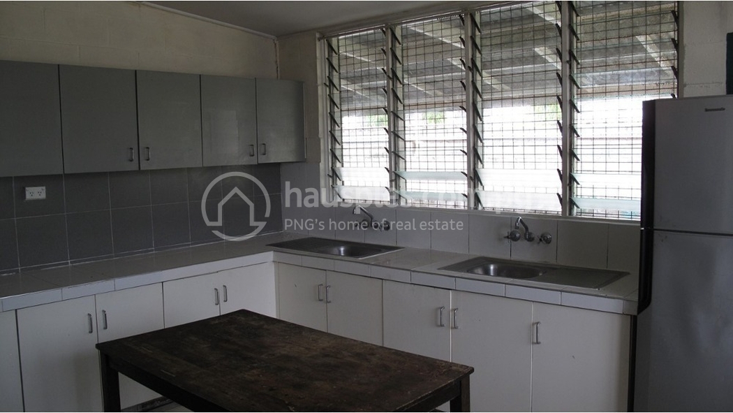 residential BlockOfUnits for sale ใน Boroko East รหัส 30598 8