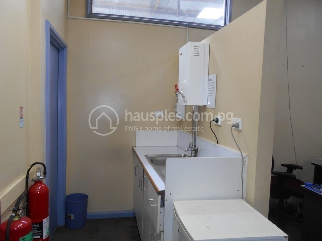 commercial Industrial/Manufacturing for sale ใน Konedobu รหัส 30605 9