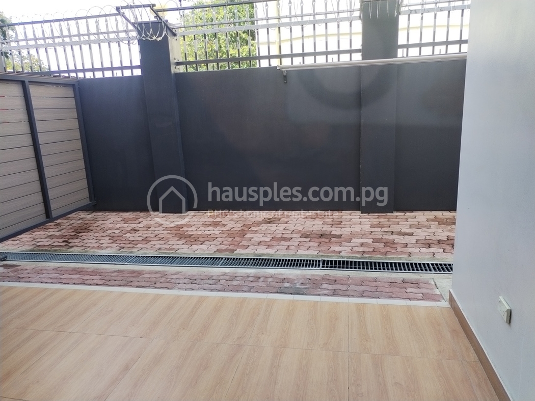 residential BlockOfUnits for rent ใน Boroko East รหัส 30740 2