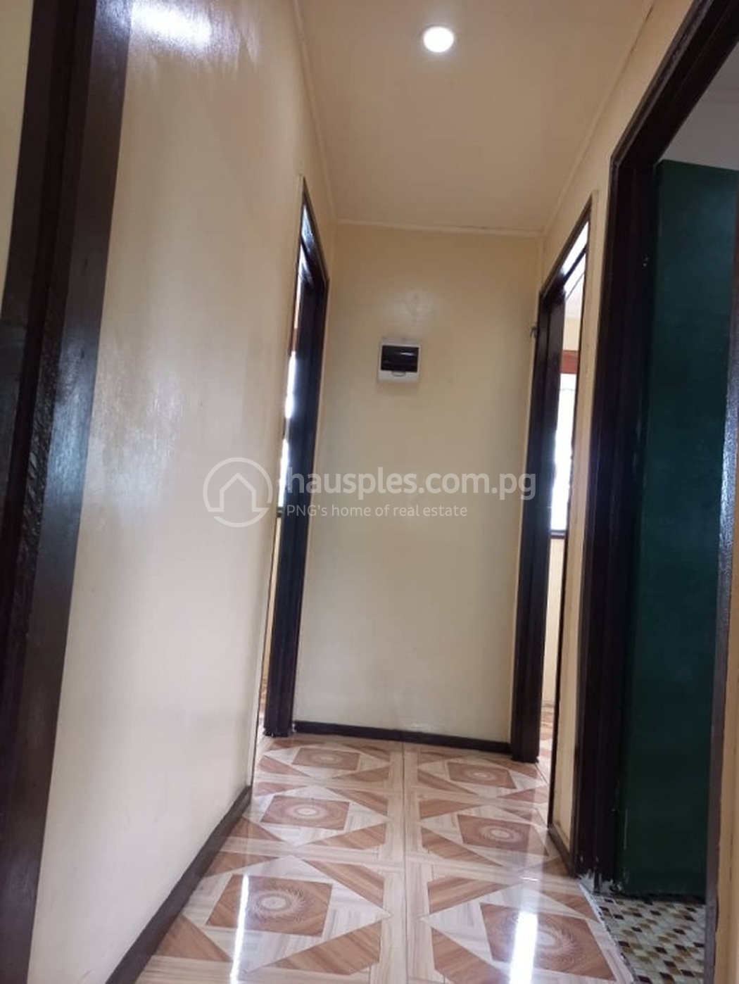 residential BlockOfUnits for rent ใน Lae รหัส 30724 2