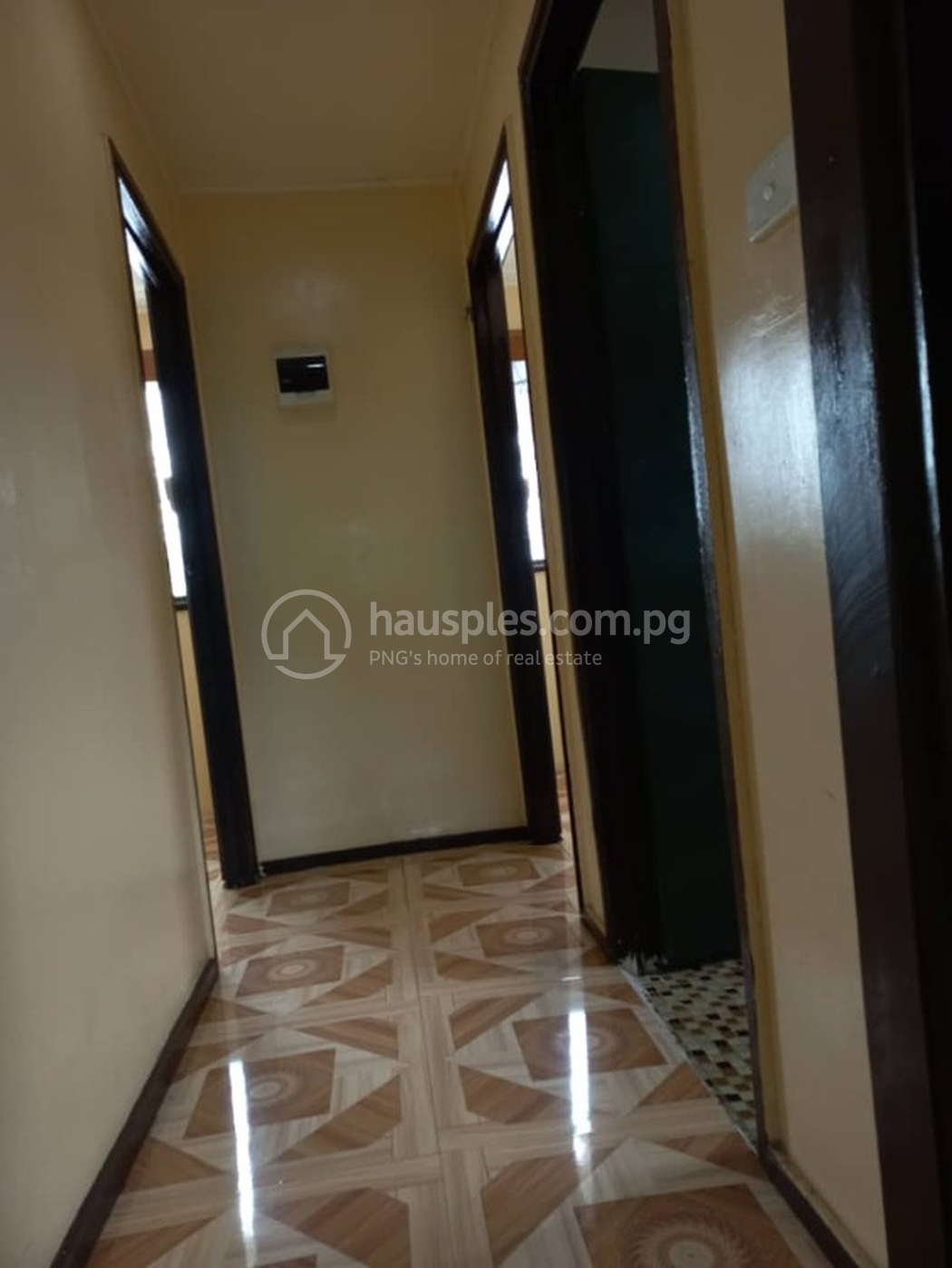 residential BlockOfUnits for rent ใน Lae รหัส 30724 4