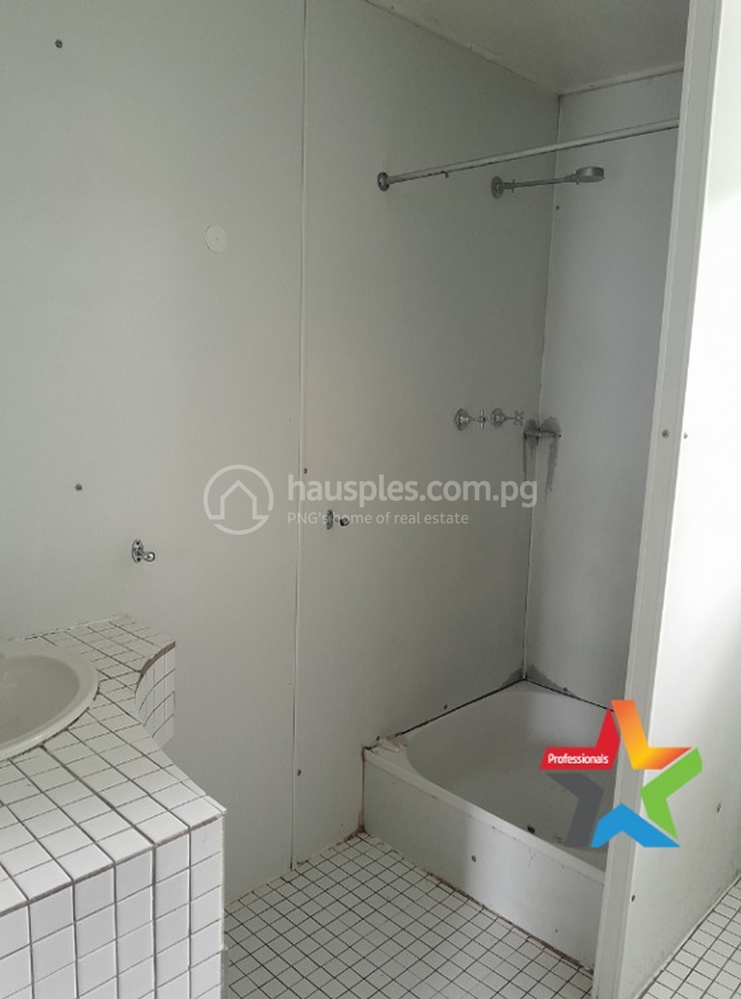 residential DuplexSemi-detached for rent dans Gerehu ID 30901 9