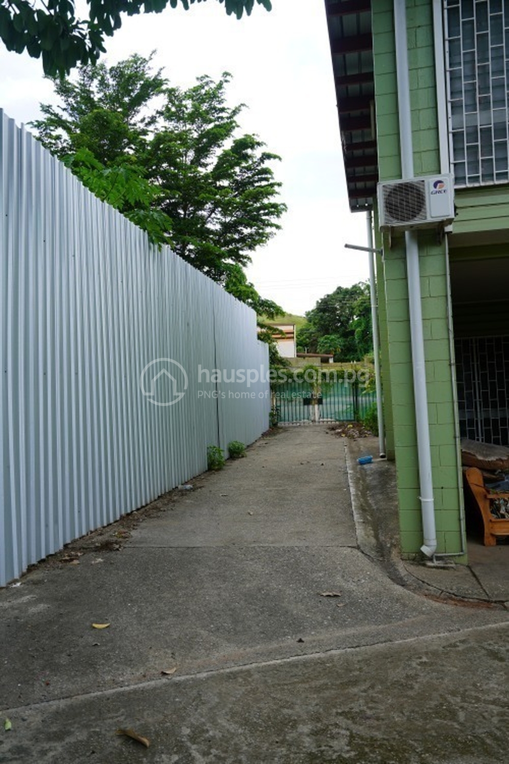 residential BlockOfUnits for sale ใน 5 mile รหัส 30882 7