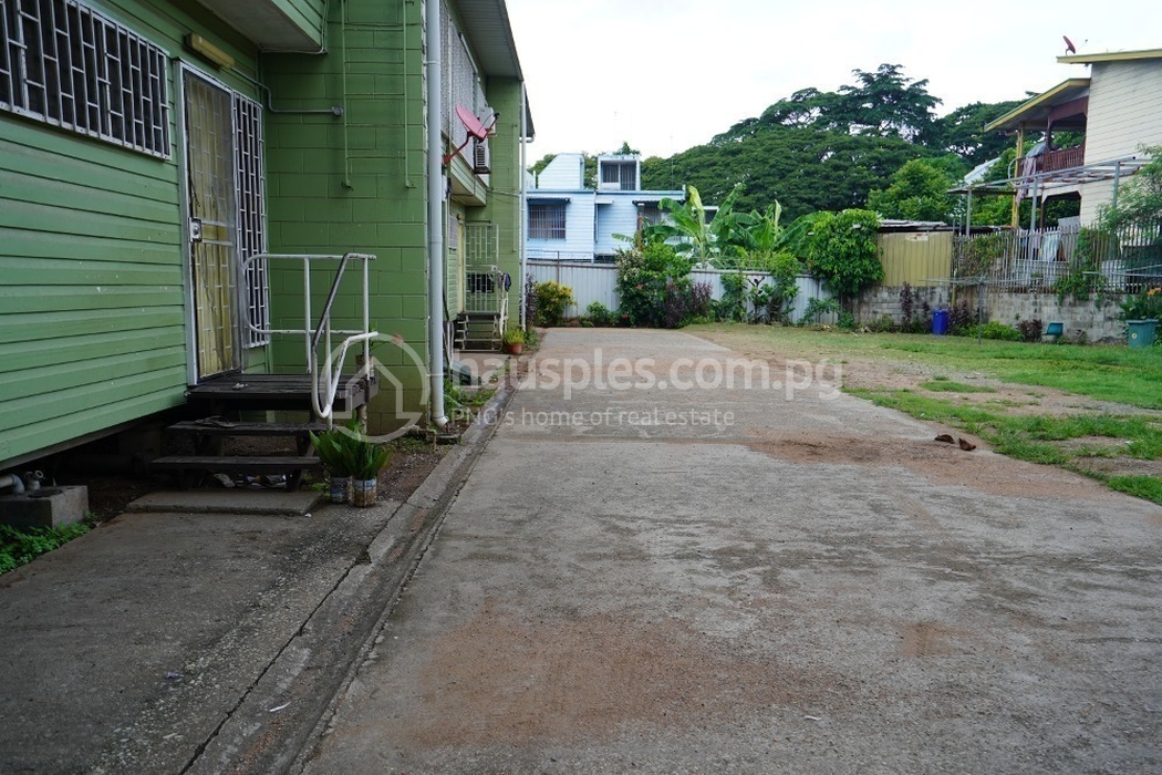 residential BlockOfUnits for sale ใน 5 mile รหัส 30882 5
