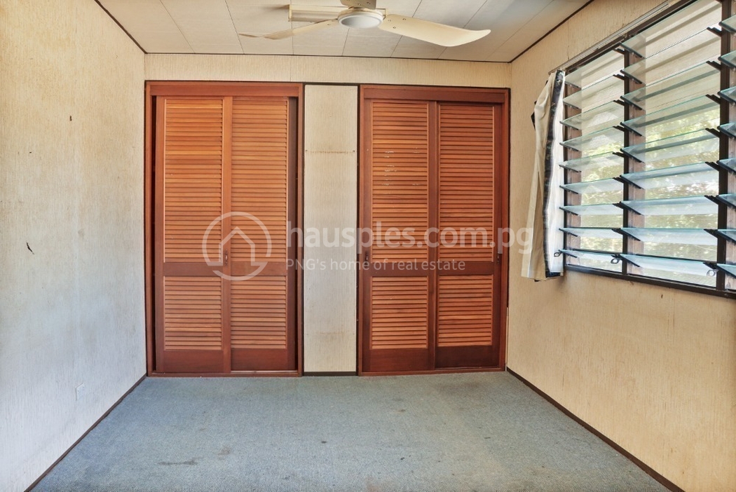 residential DuplexSemi-detached for sale ใน Hohola รหัส 30913 9