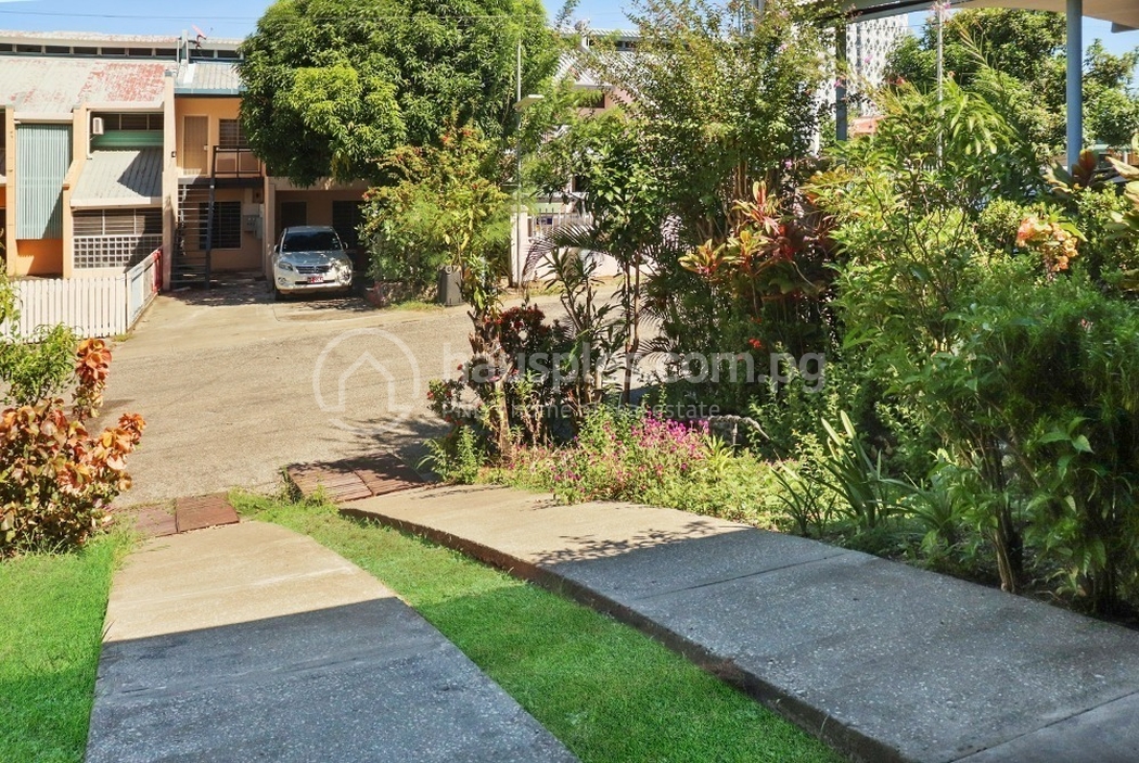 residential DuplexSemi-detached for sale ใน Hohola รหัส 30913 2