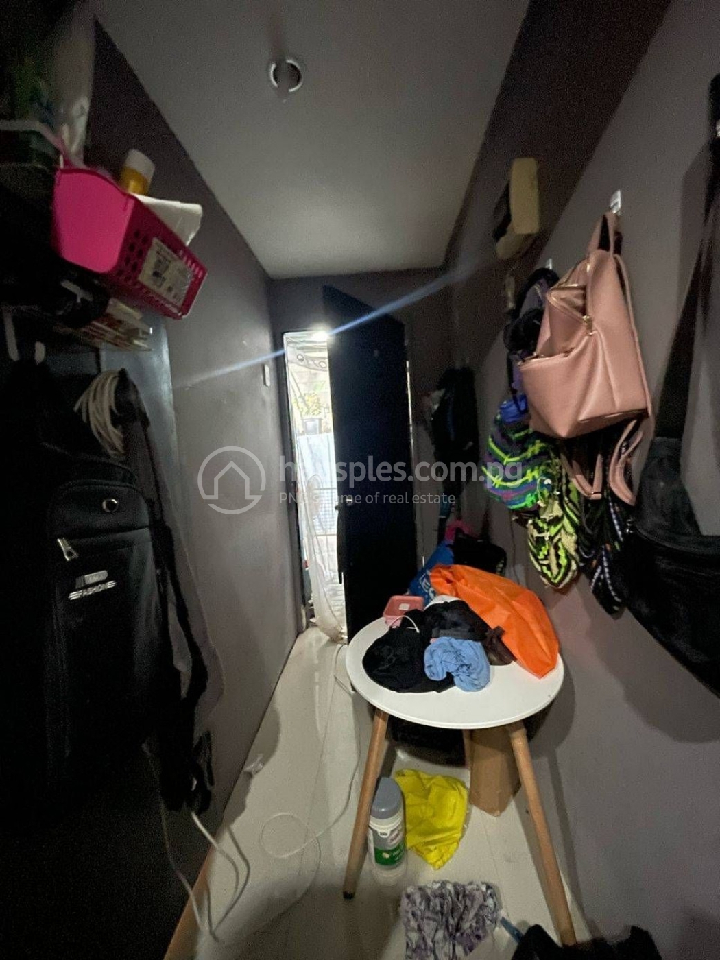 residential DuplexSemi-detached for sale ใน 4 Mile รหัส 31003 2