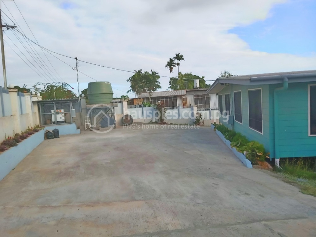 residential DuplexSemi-detached for sale ใน Gerehu รหัส 31071 4