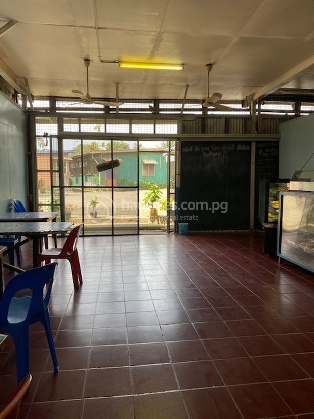 commercial Retail for rent ใน Alotau รหัส 31131 5