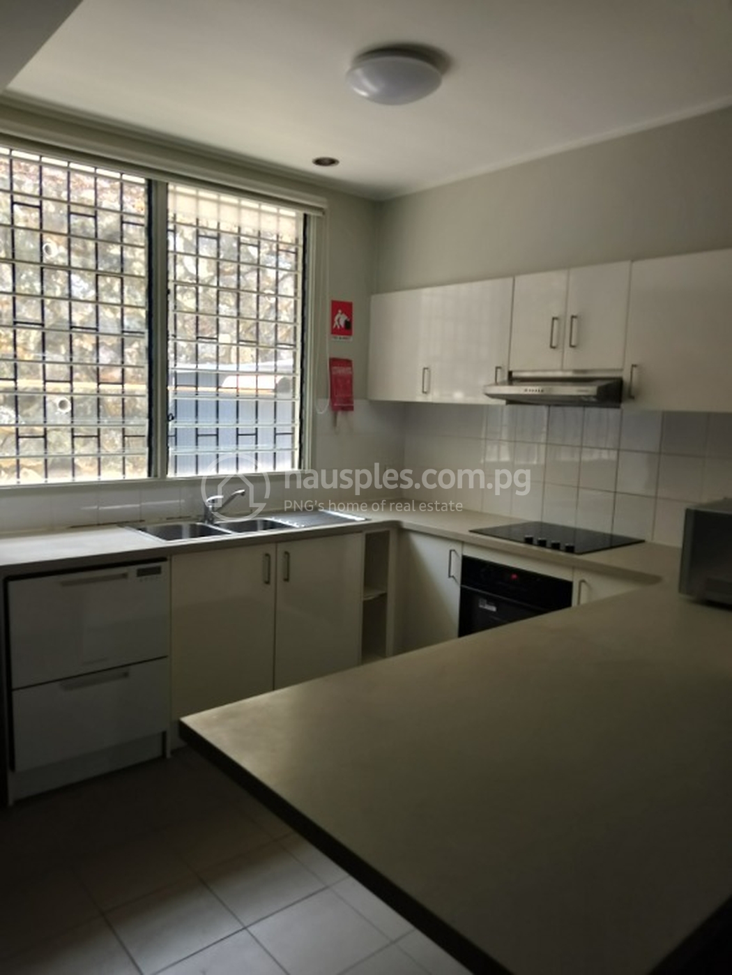 residential Townhouse for rent ใน Koki รหัส 31133 9