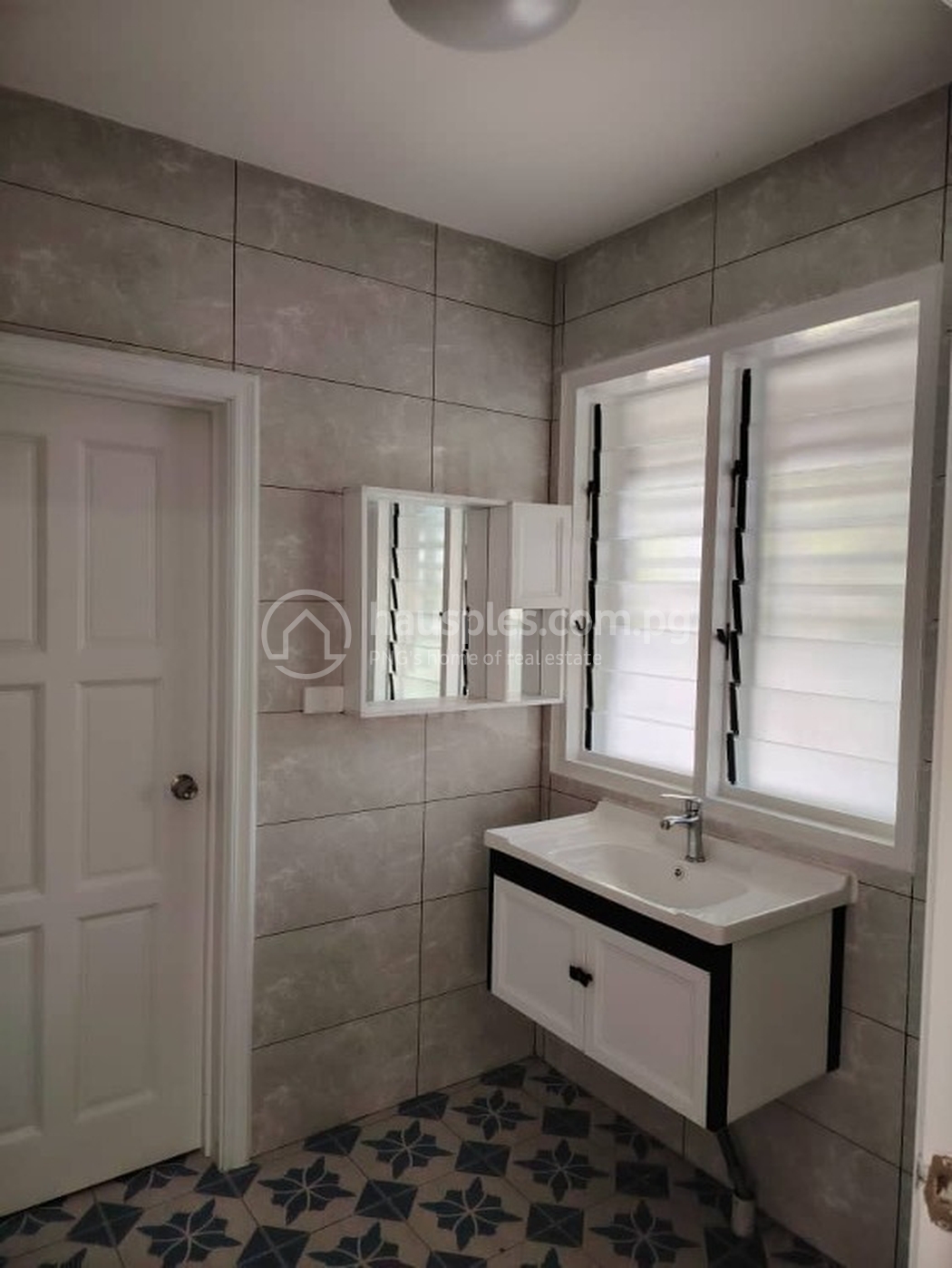 residential DuplexSemi-detached for sale ใน 6 Mile รหัส 31183 7