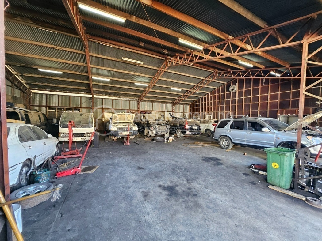 commercial Warehouse for sale ใน Gordons รหัส 31168 2