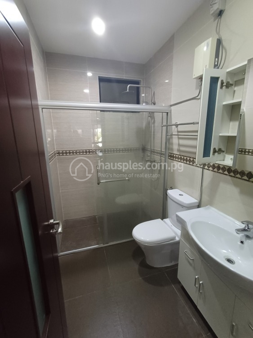 residential BlockOfUnits for rent ใน Town รหัส 31198 18