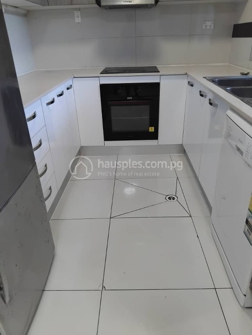 residential Apartment for rent ใน Boroko รหัส 15681 8