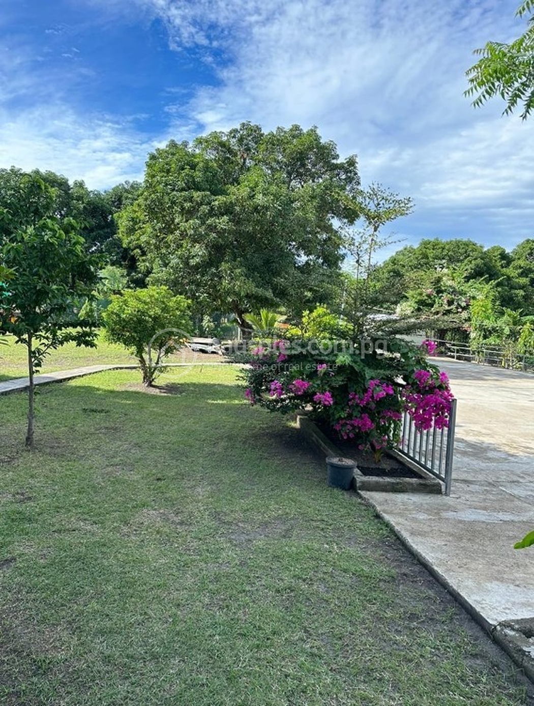 residential BlockOfUnits for rent ใน Pari รหัส 31173 11