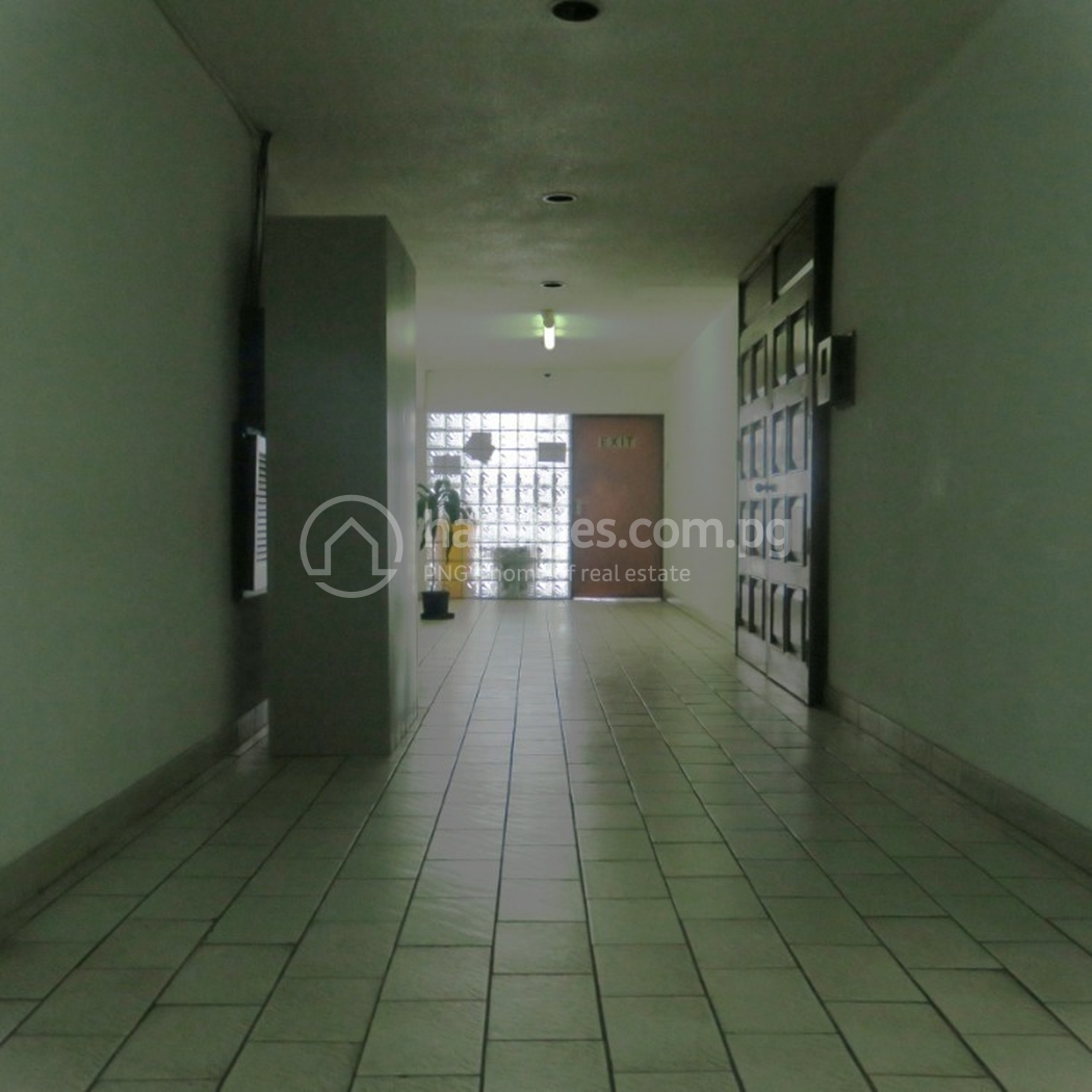 residential Apartment for sale dans 2 Mile ID 31269 10