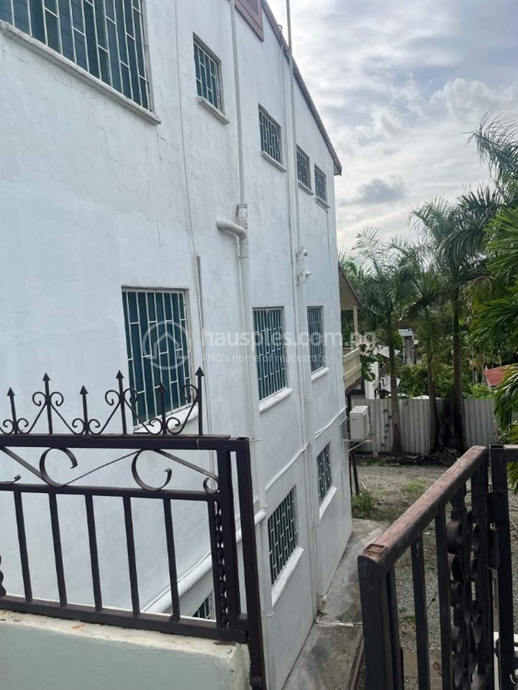 residential DuplexSemi-detached for rent ใน Gordons 5 รหัส 31275 5