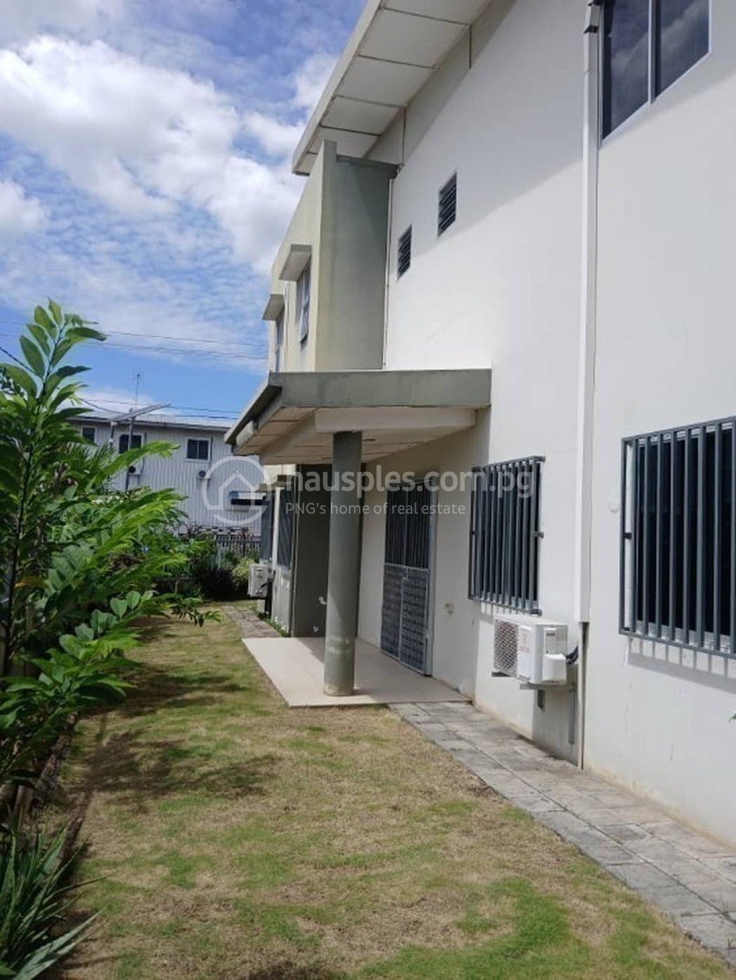 residential DuplexSemi-detached for rent ใน 8 mile รหัส 31289 2