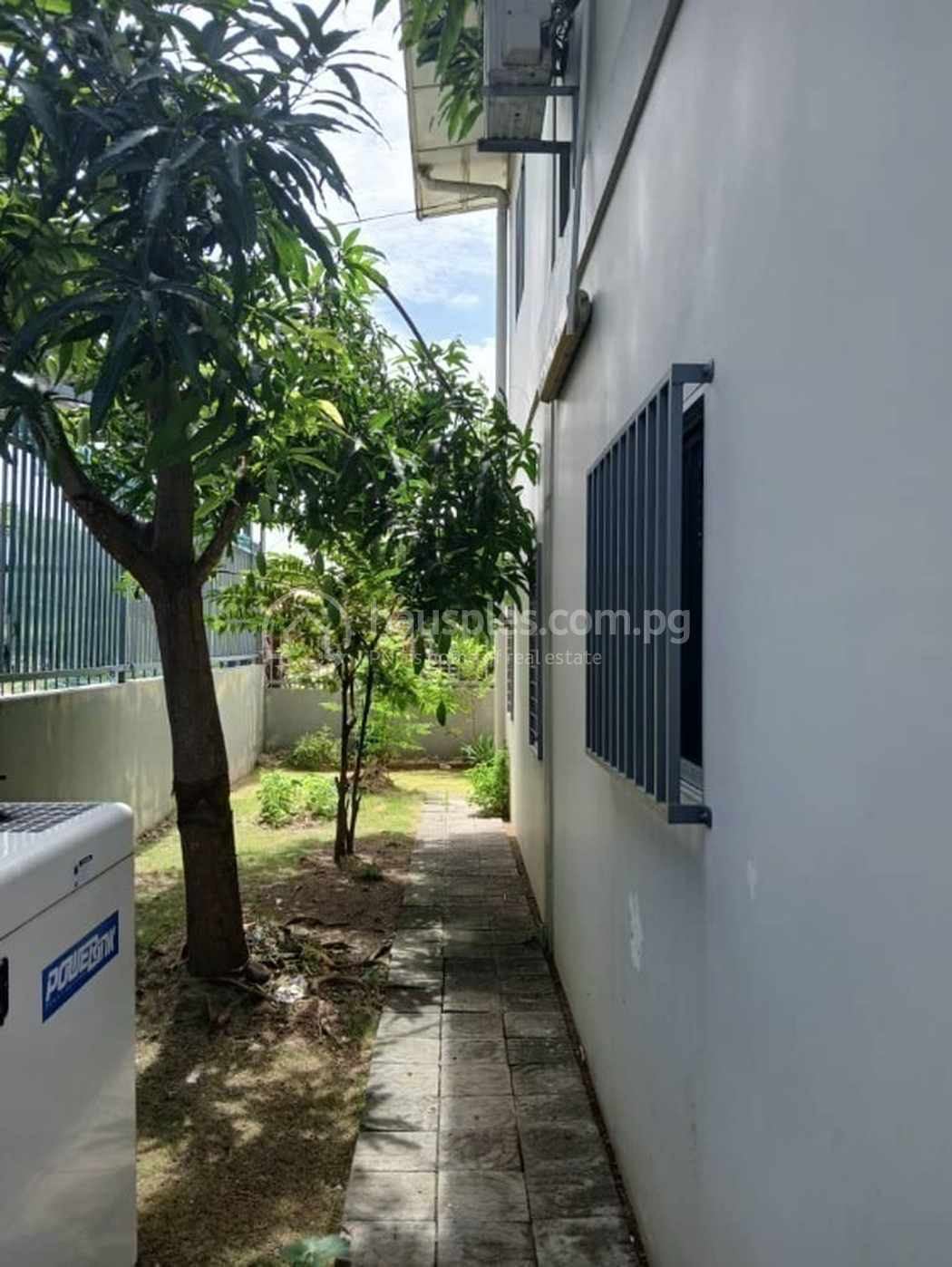 residential DuplexSemi-detached for rent ใน 8 mile รหัส 31289 8