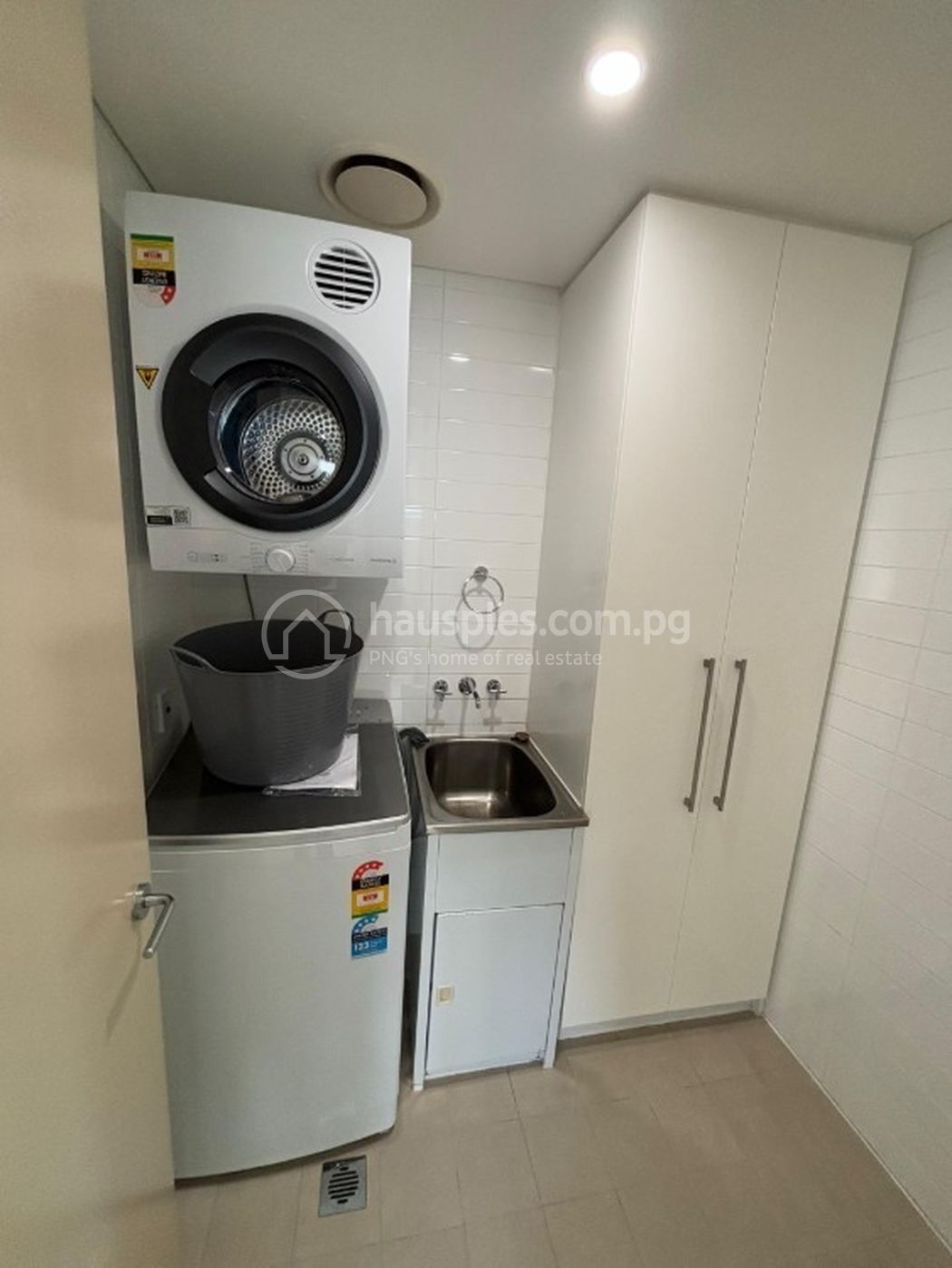 residential Apartment for rent ใน Newtown รหัส 31325 11