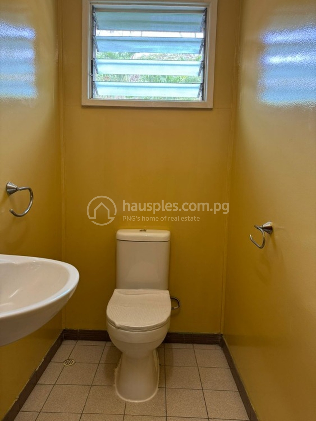 residential BlockOfUnits for rent ใน Boroko East รหัส 31330 4