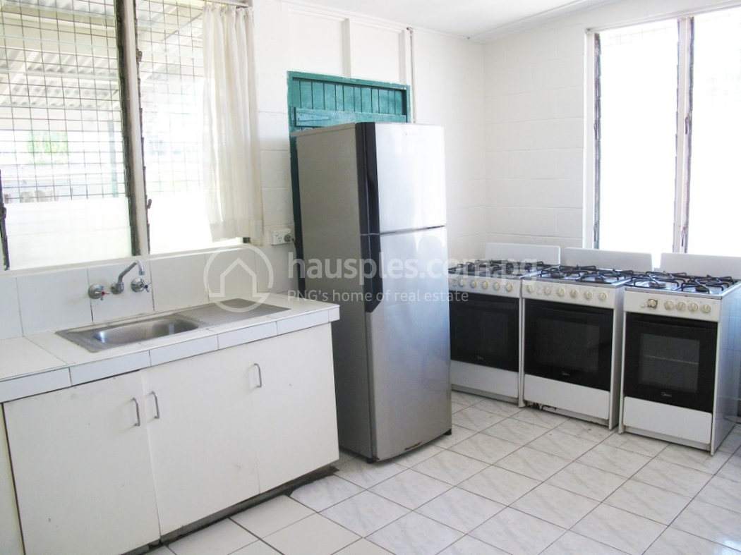 residential Bedsit/Room for rent ใน Boroko East รหัส 30376 6