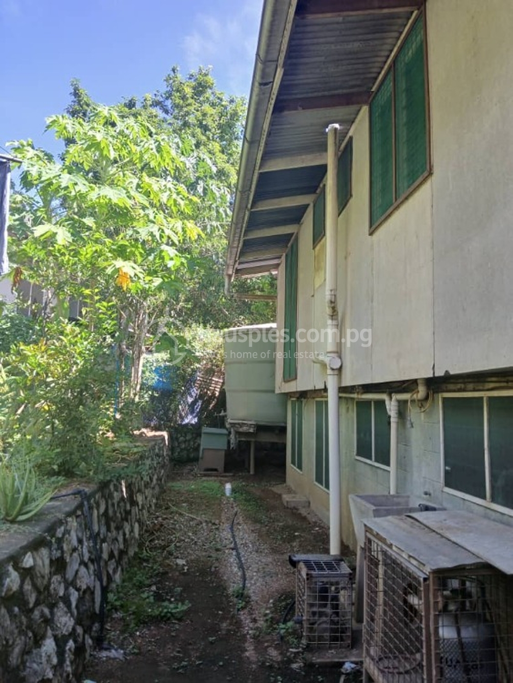 residential BlockOfUnits for sale ใน Gordons รหัส 31339 8