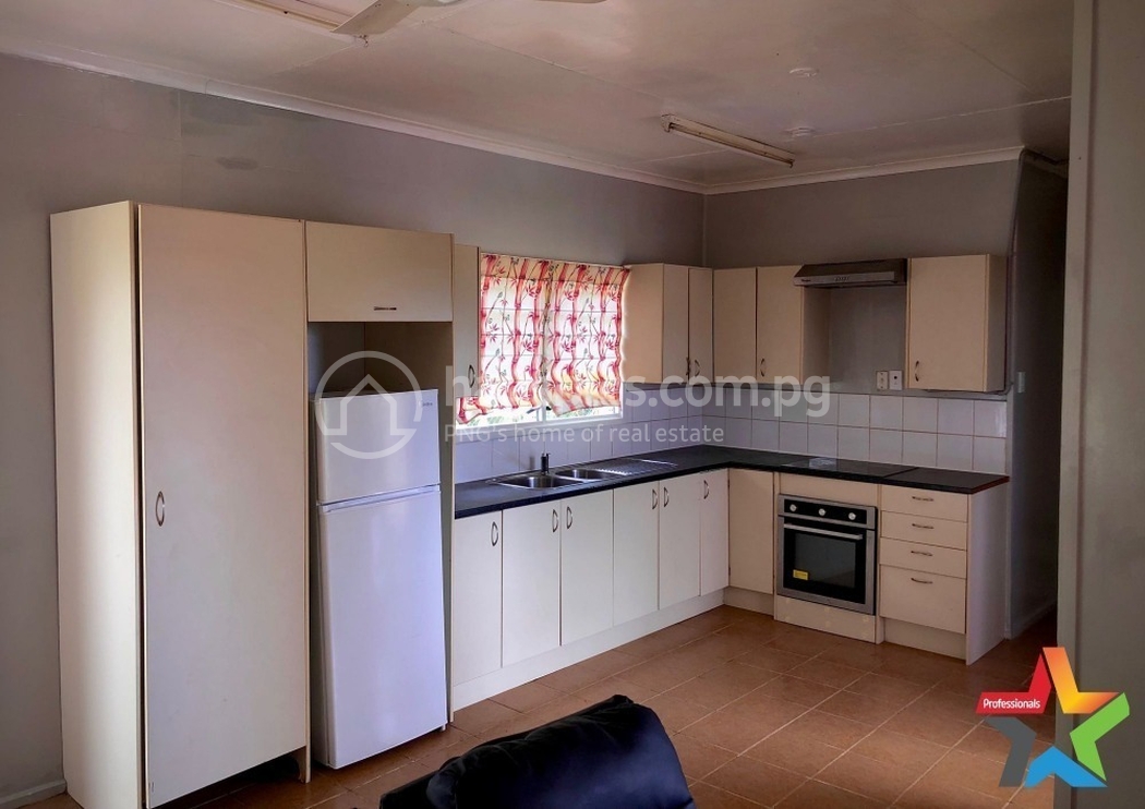 residential House for sale ใน 9 Mile รหัส 31428 7