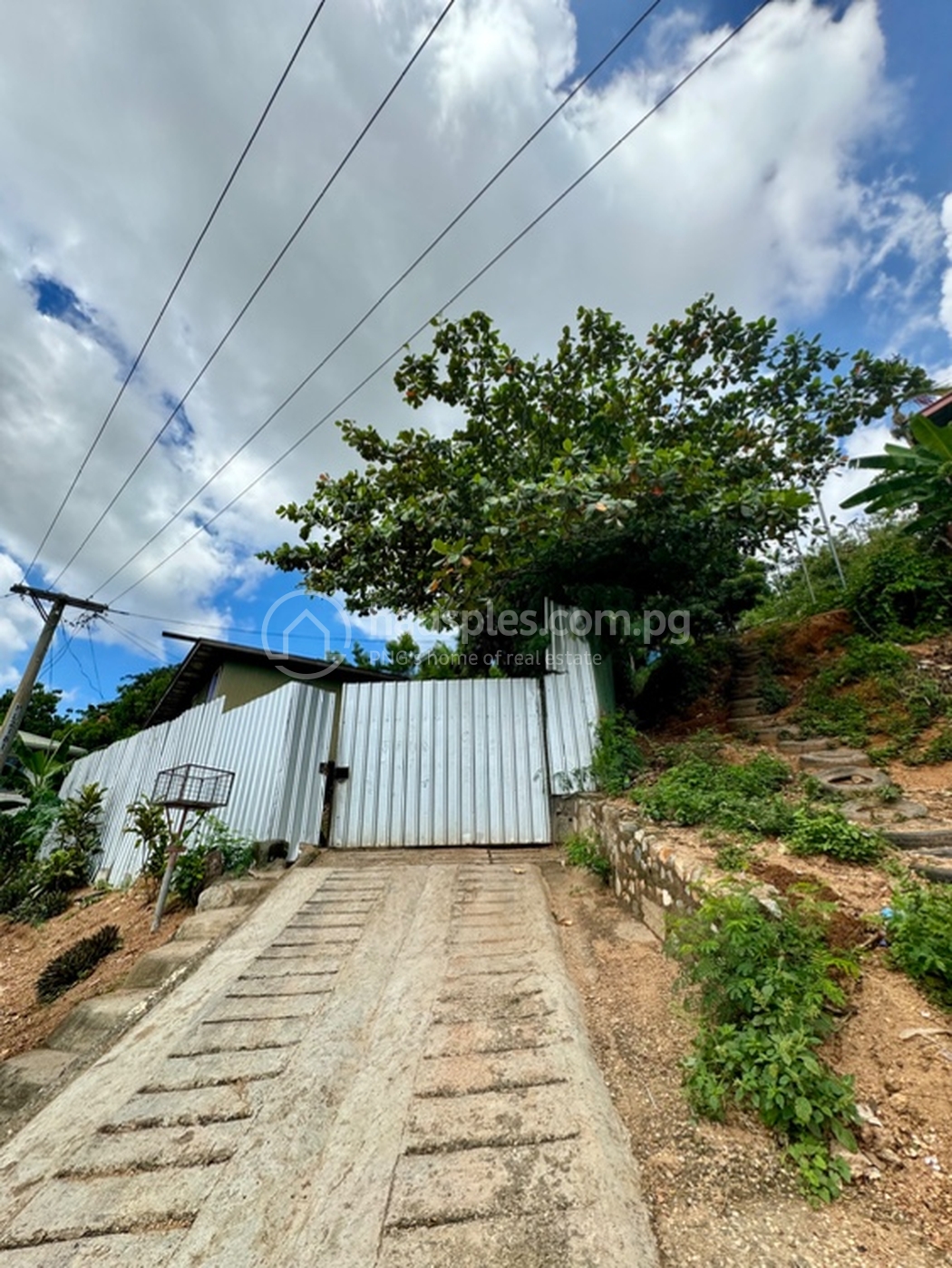 residential House for sale ใน Garden Hills รหัส 31382 4