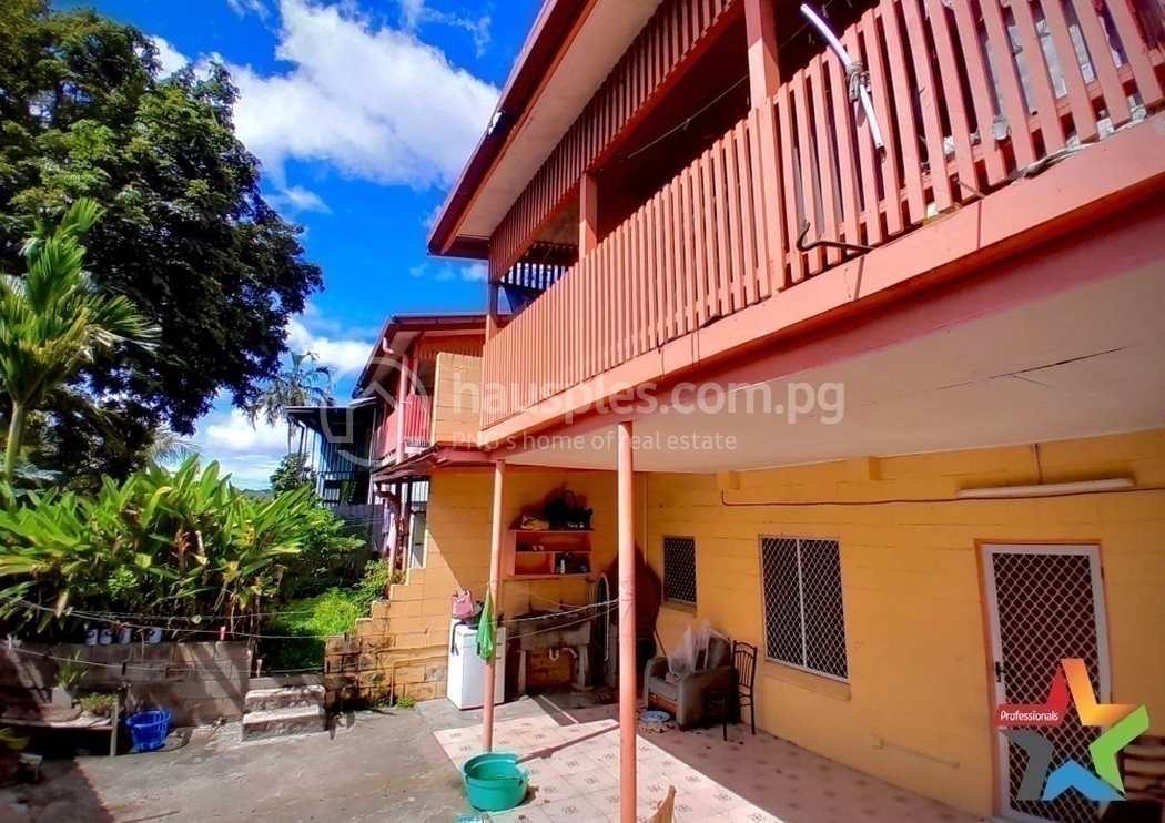 residential BlockOfUnits for sale ใน Gordons รหัส 31472 3