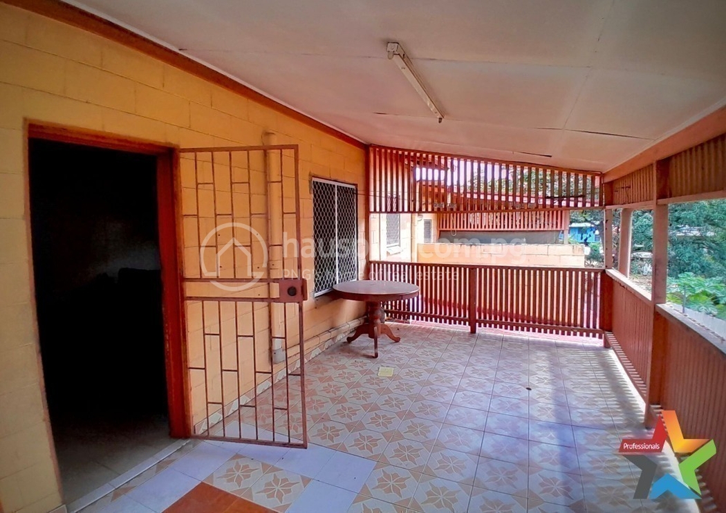 residential BlockOfUnits for sale ใน Gordons รหัส 31472 11