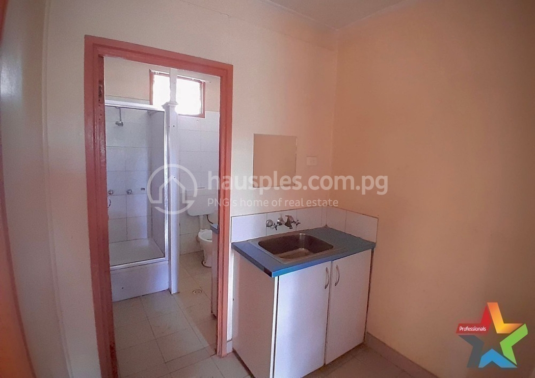 residential BlockOfUnits for sale ใน Gordons รหัส 31472 18