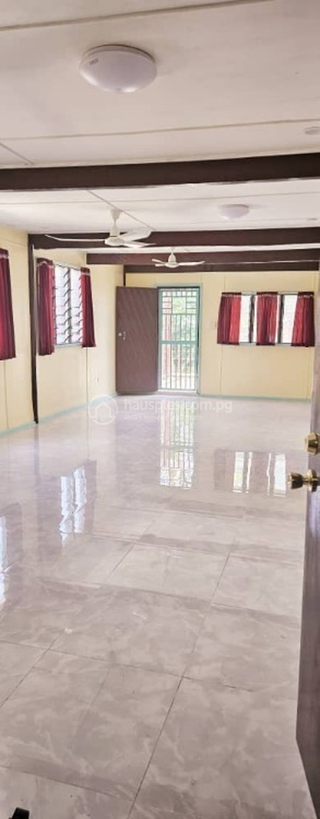 residential BlockOfUnits for rent ใน Hanuabada รหัส 31460 5