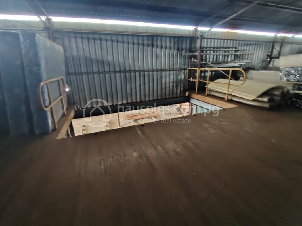 commercial Industrial/Manufacturing for sale ใน 6 Mile รหัส 31451 11