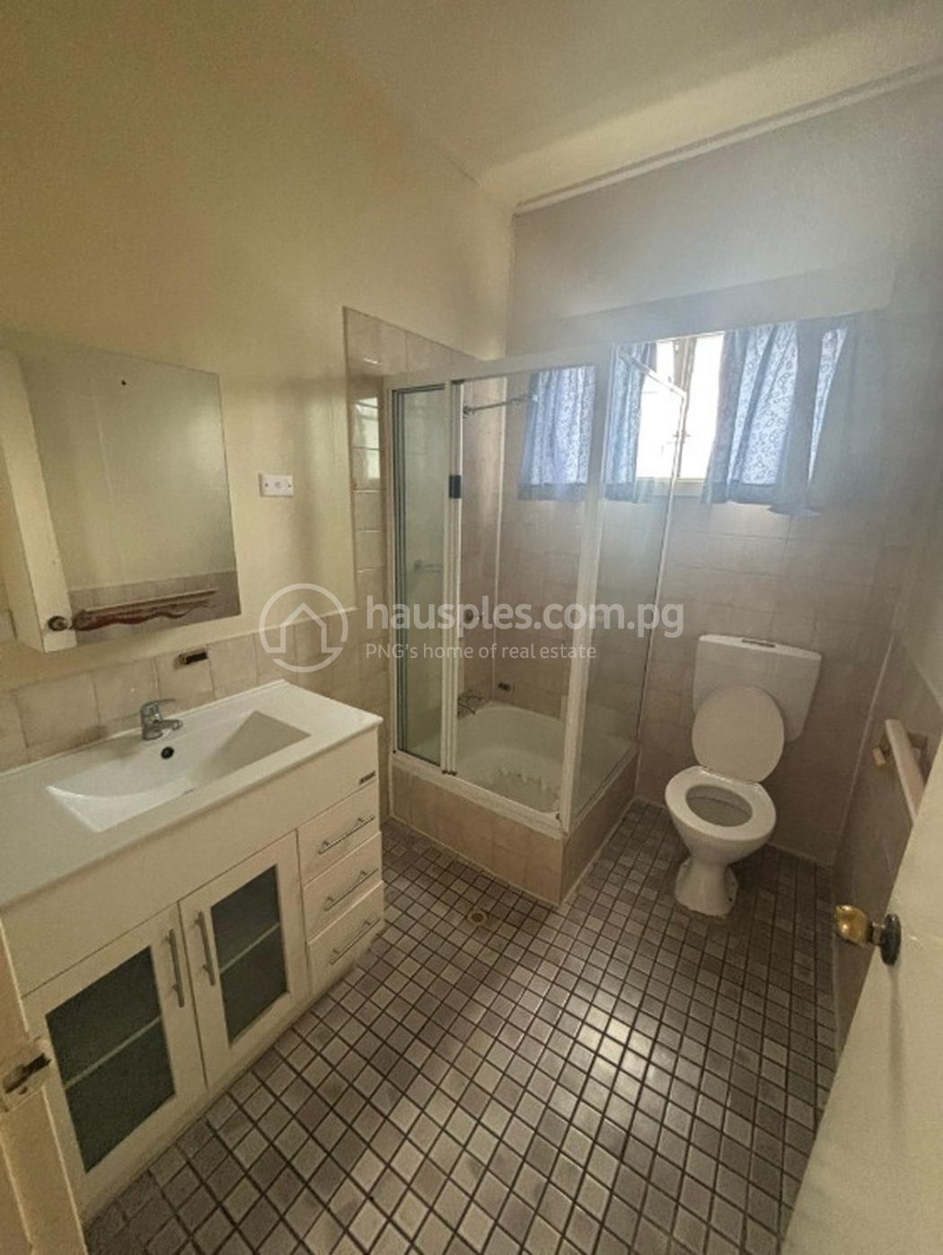 residential BlockOfUnits for rent ใน Gordons 5 รหัส 31526 11