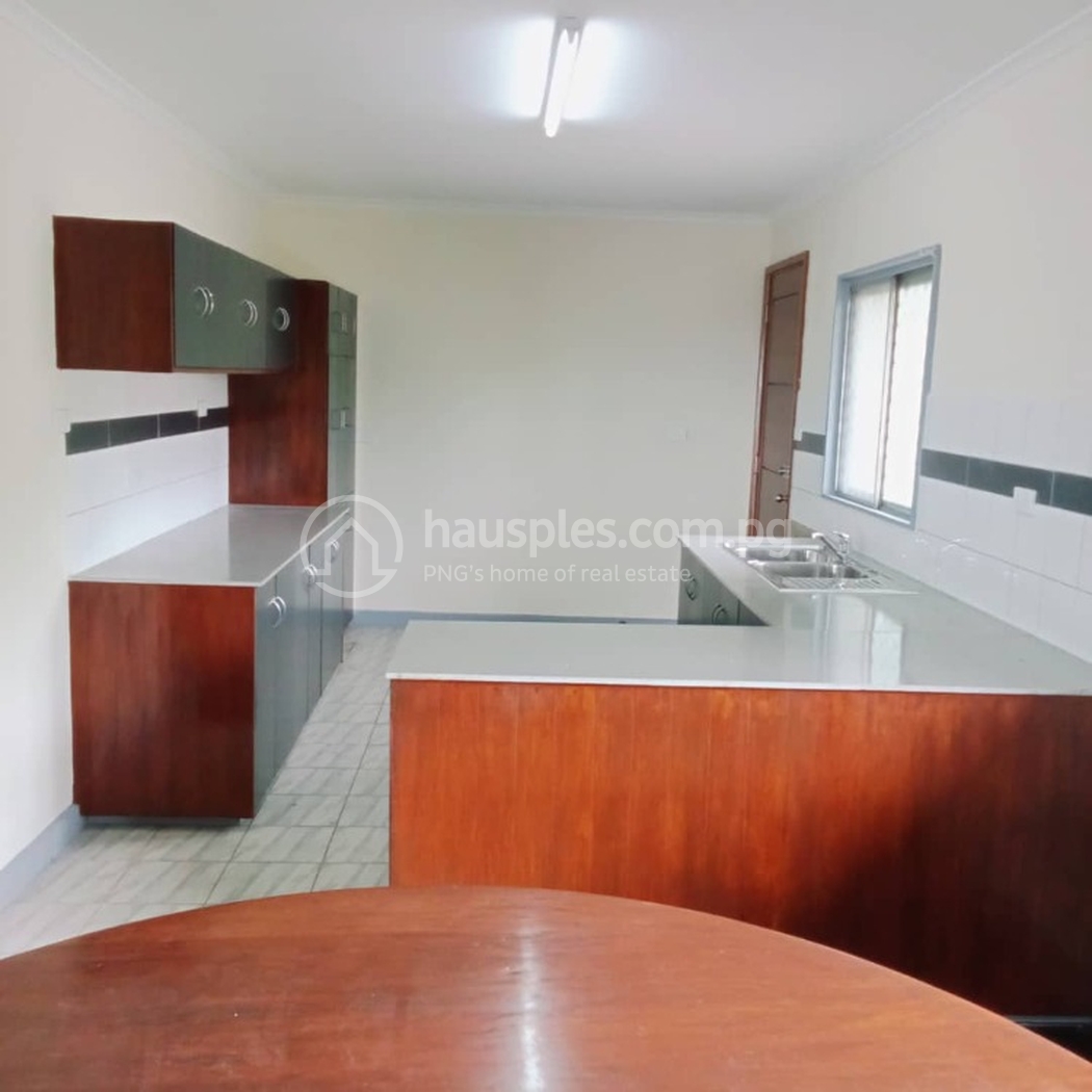 residential Townhouse for sale ใน 2 Mile รหัส 31539 17