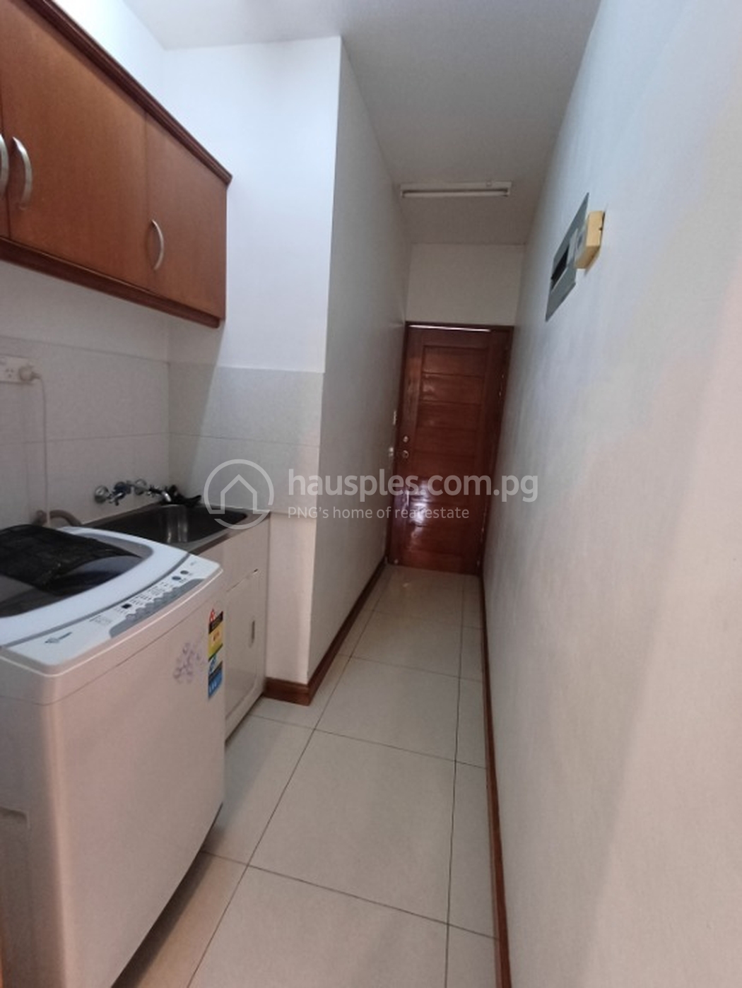 residential BlockOfUnits for rent ใน Boroko East รหัส 31606 14