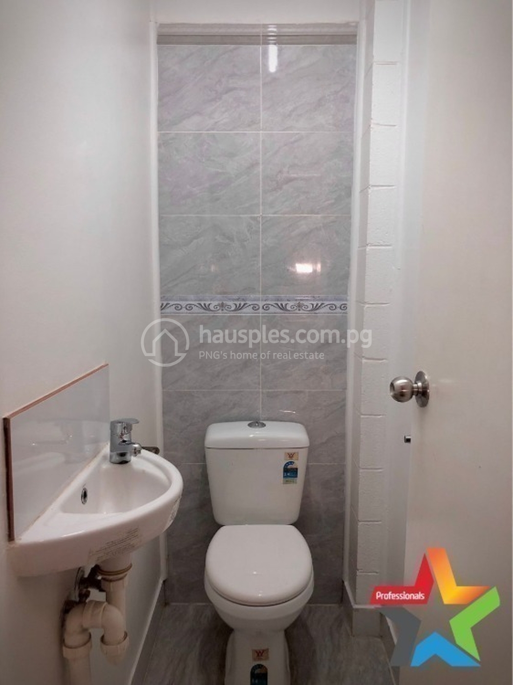 residential BlockOfUnits for rent ใน Boroko รหัส 31638 21