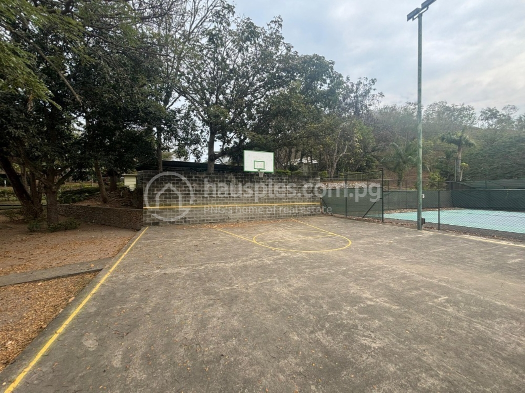 residential Townhouse for rent ใน Gordons 5 รหัส 31696 8