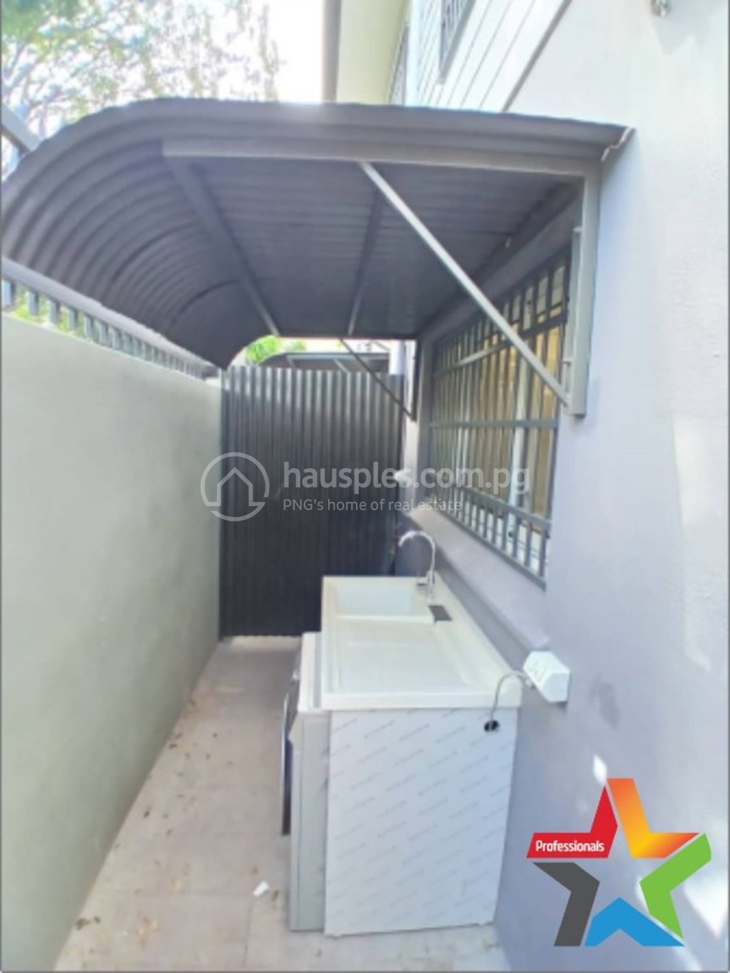 residential BlockOfUnits for sale & rent ใน Boroko East รหัส 31733 5