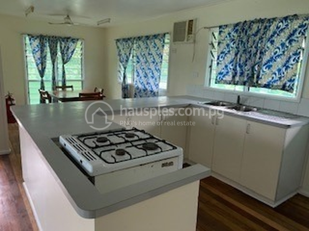 residential House for rent ใน Alotau รหัส 29928 8