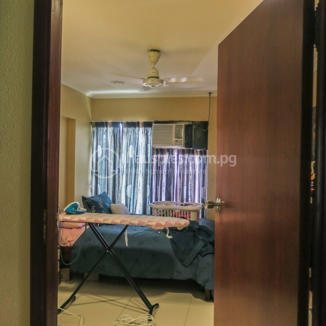 residential Apartment for sale dans 2 Mile ID 31772 4