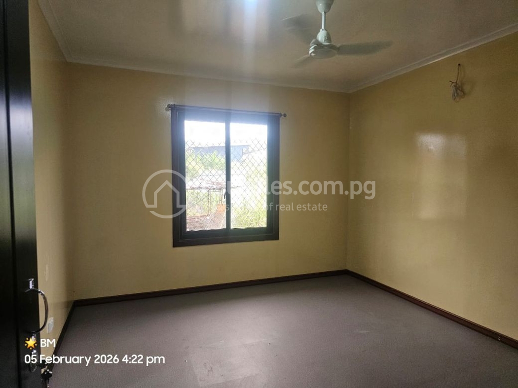 residential House for sale ใน 9 Mile รหัส 31880 5