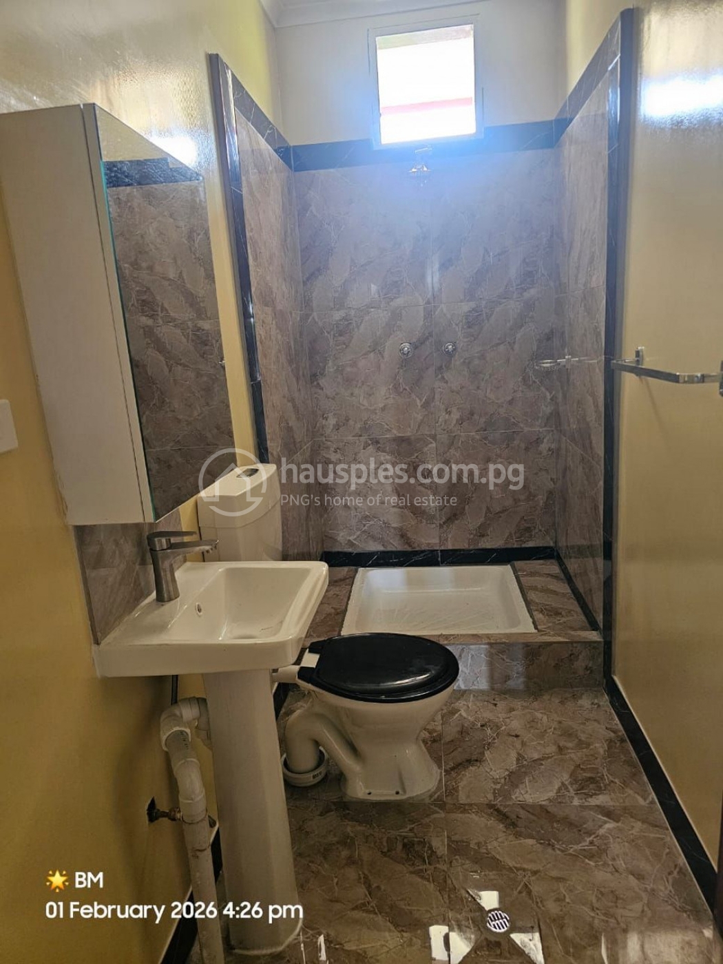 residential House for sale ใน 9 Mile รหัส 31880 9