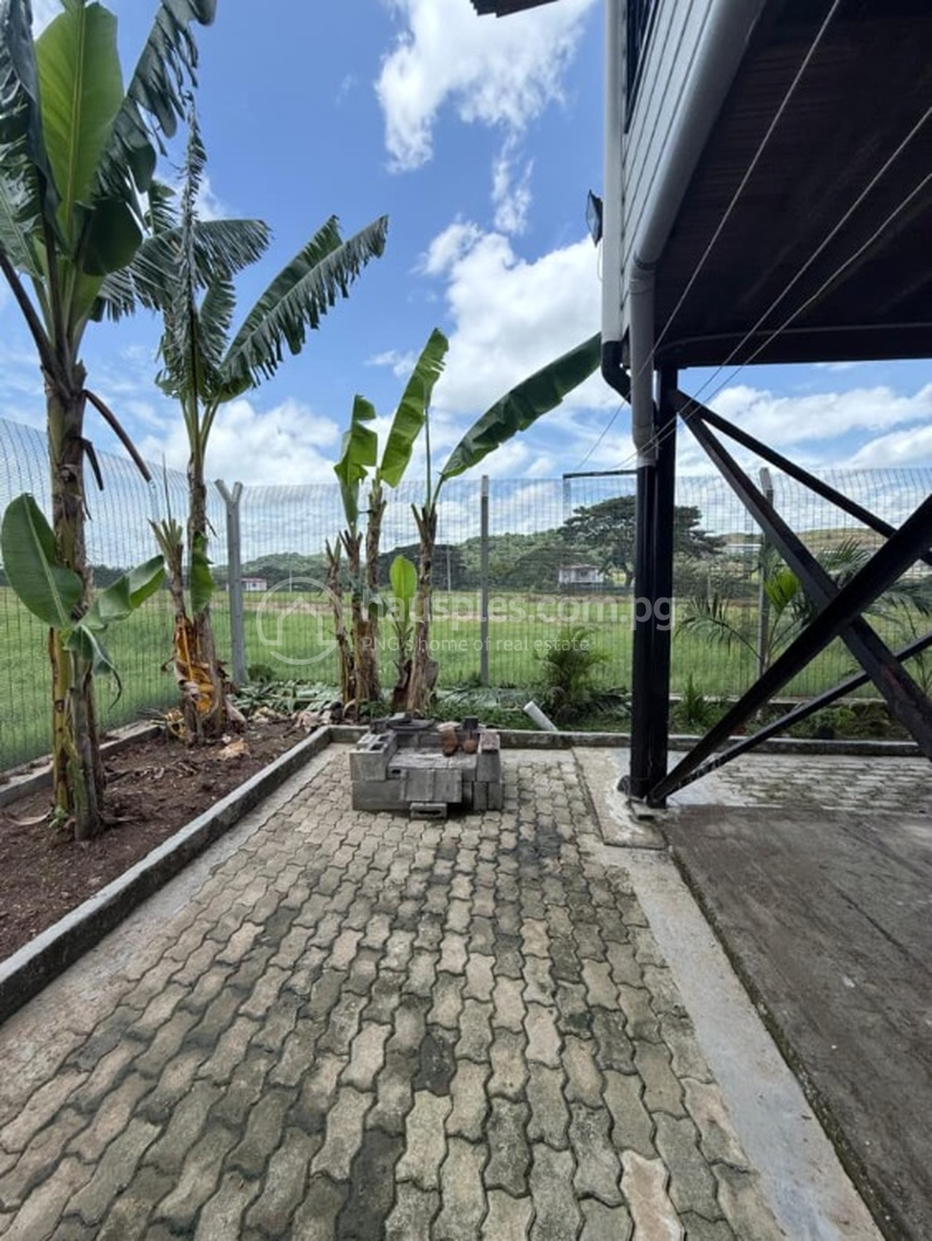 residential House for sale ใน 7 mile รหัส 32015 3