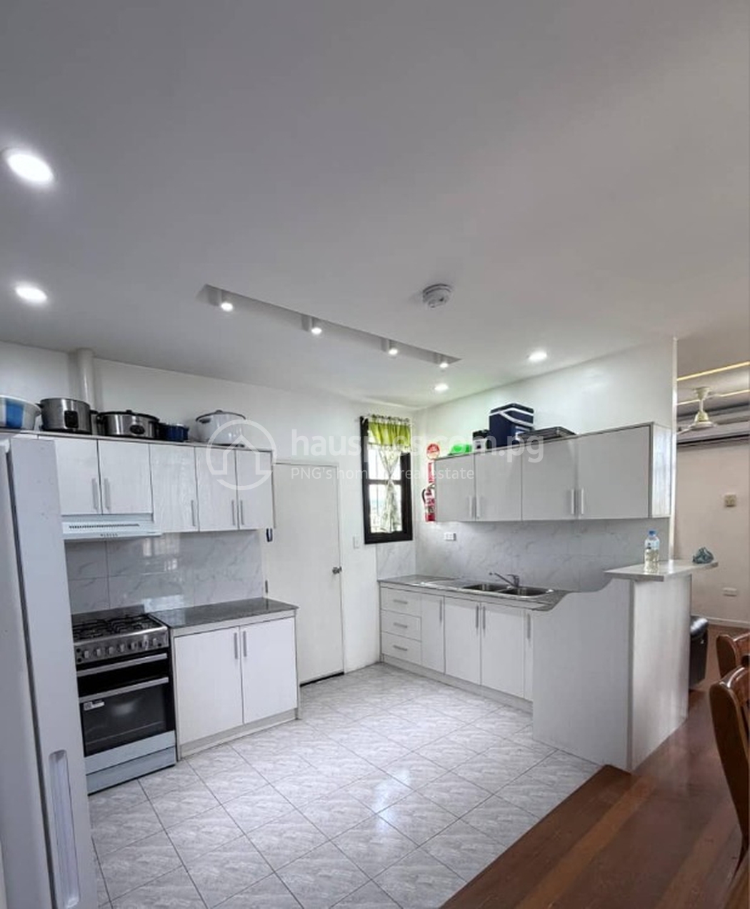 residential House for sale ใน 7 mile รหัส 32015 5