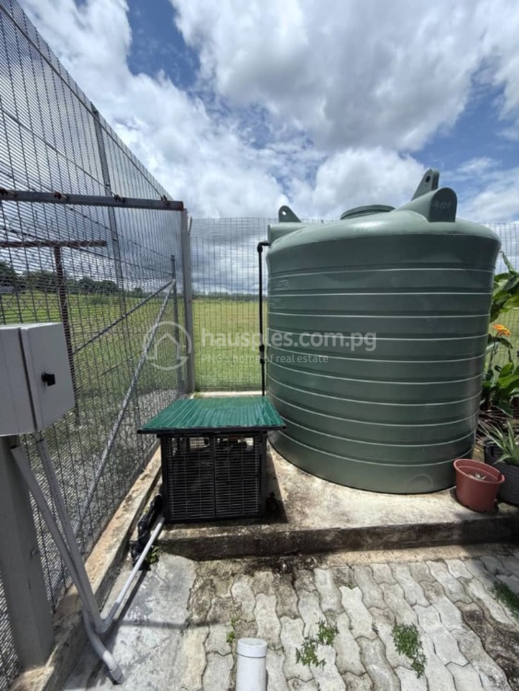 residential House for sale ใน 7 mile รหัส 32015 9