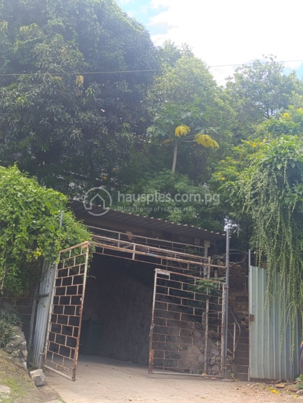 residential BlockOfUnits for sale ใน Tokarara รหัส 32011 7